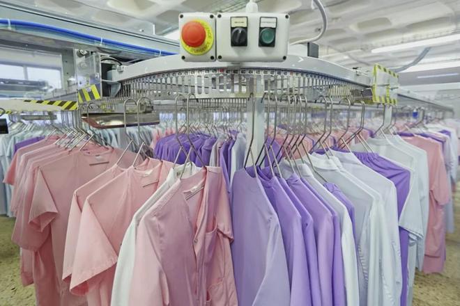 瞄準(zhǔn)服裝市場(chǎng) 讓中小賣家不靠‘薇婭’也能選爆款 年流水超300億的服裝批發(fā)怎么做？